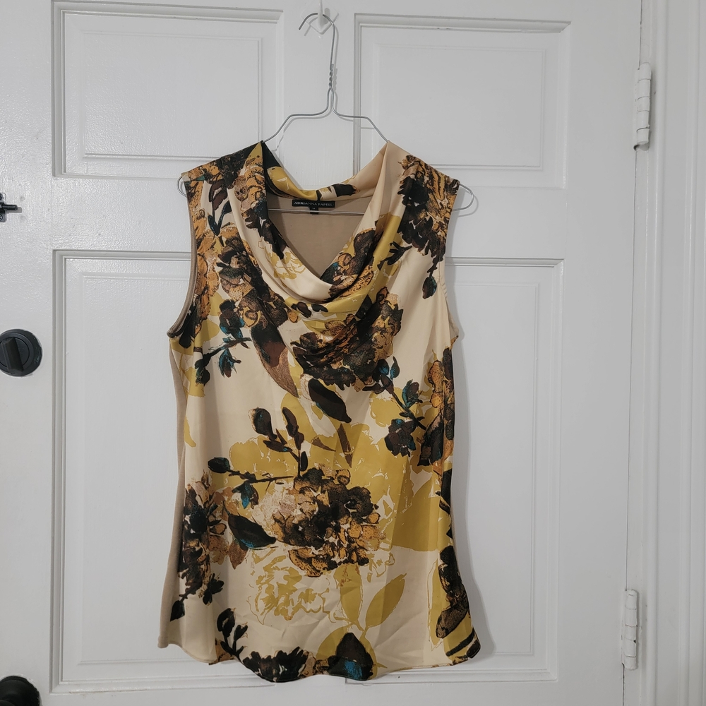Adrianna Papell Cream and Black Sleeveless Fitted Blouse